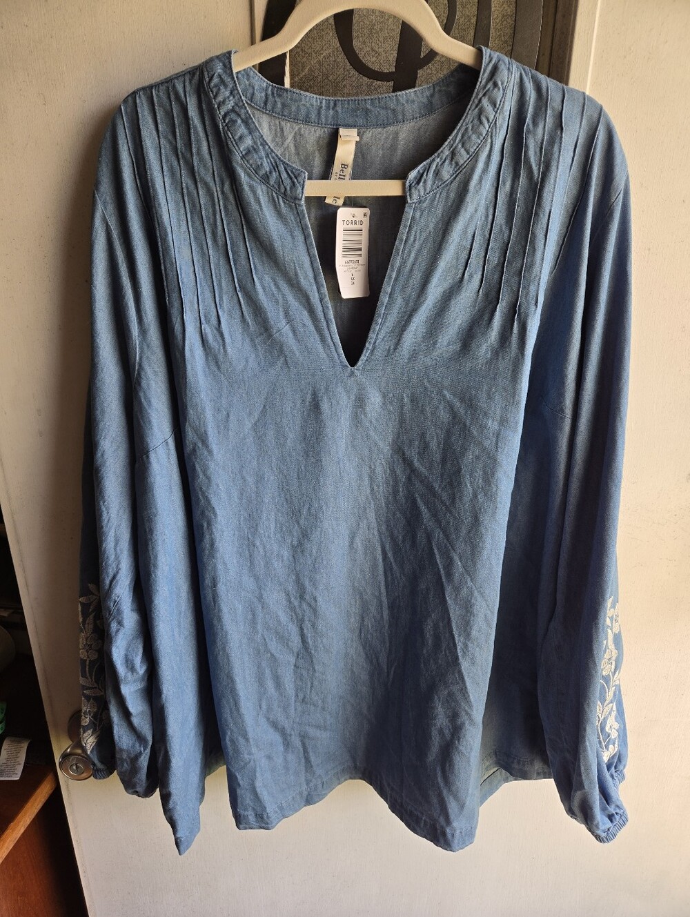 Torrid Blue Pintuck V-Neck Peasant Top NWT